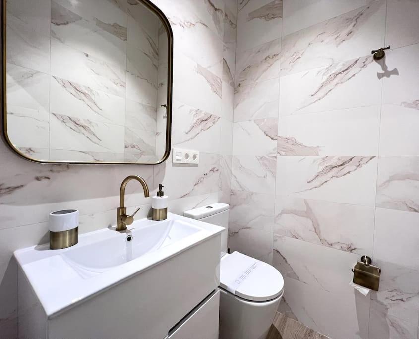 Ferienwohnung Auxiliadora Luxury Sevilla Exterior foto